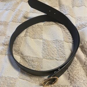 Old Navy Elegant Black Leather Belt with Gold Buckle